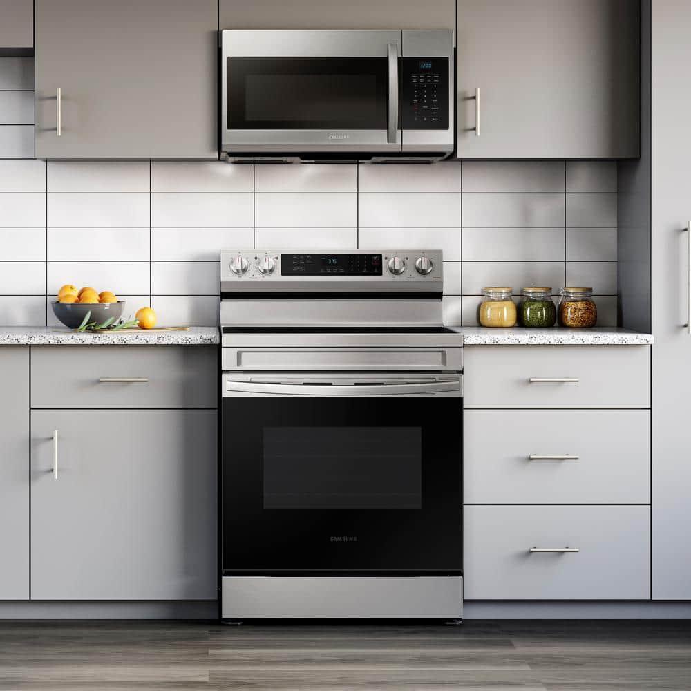 6.3 cu. ft. Smart Freestanding Electric Range with Rapid Boil™ & Self Clean