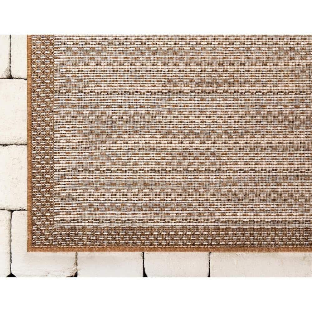 Unique Loom Outdoor Border Collection Area Rug - Checkered (2' 2" x 3' 1" Rectangle Light Brown)