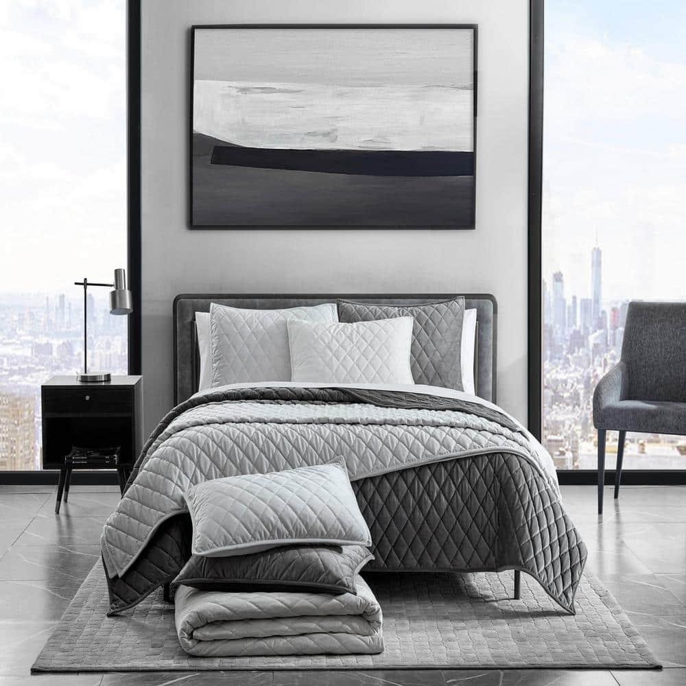 Vera Wang Vera Wang Diamond Velvet Quilt Set