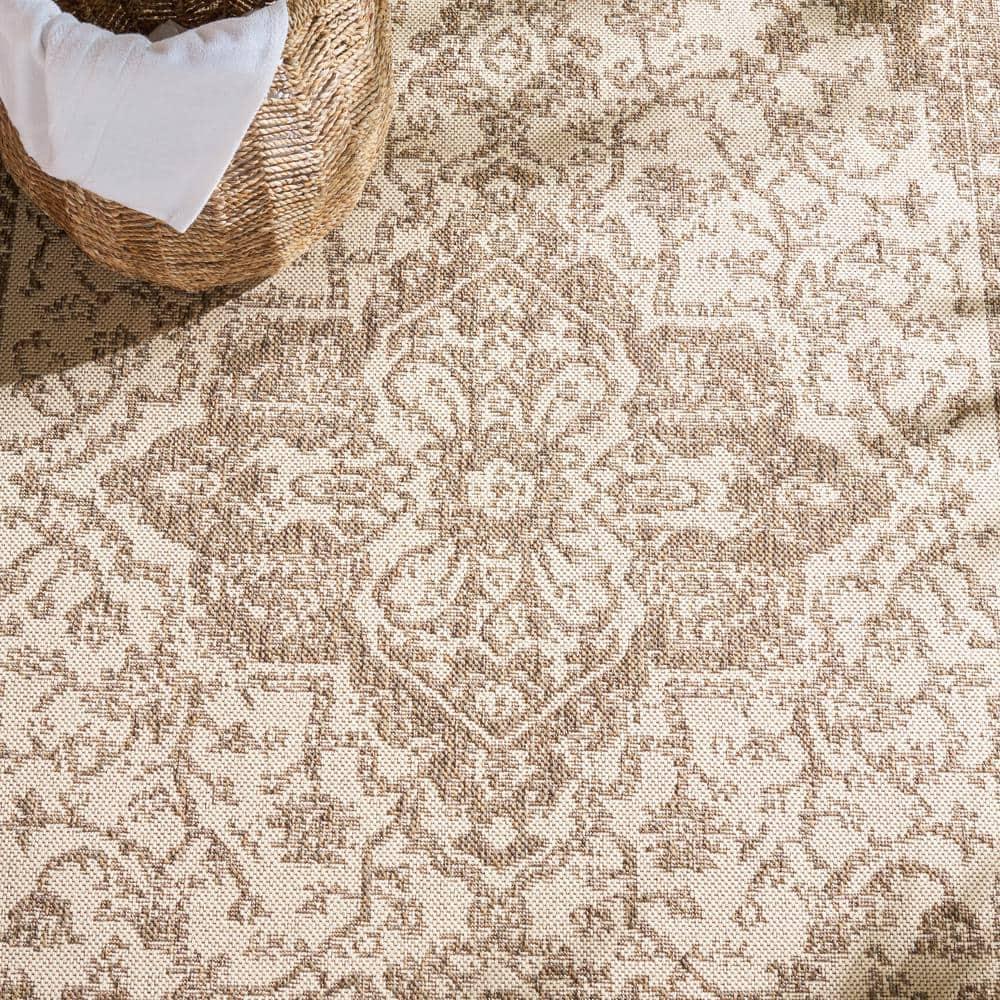 SAFAVIEH Beach House Stanice Medallion Indoor/Outdoor Area Rug, Cream/Beige, 2'2" x 4'