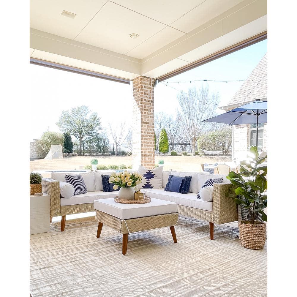 Bermuda BMU802 Power Loomed Indoor/Outdoor Machine Washable Area Rug - Ivory/Light Grey - 5'3"x5'3" - Safavieh