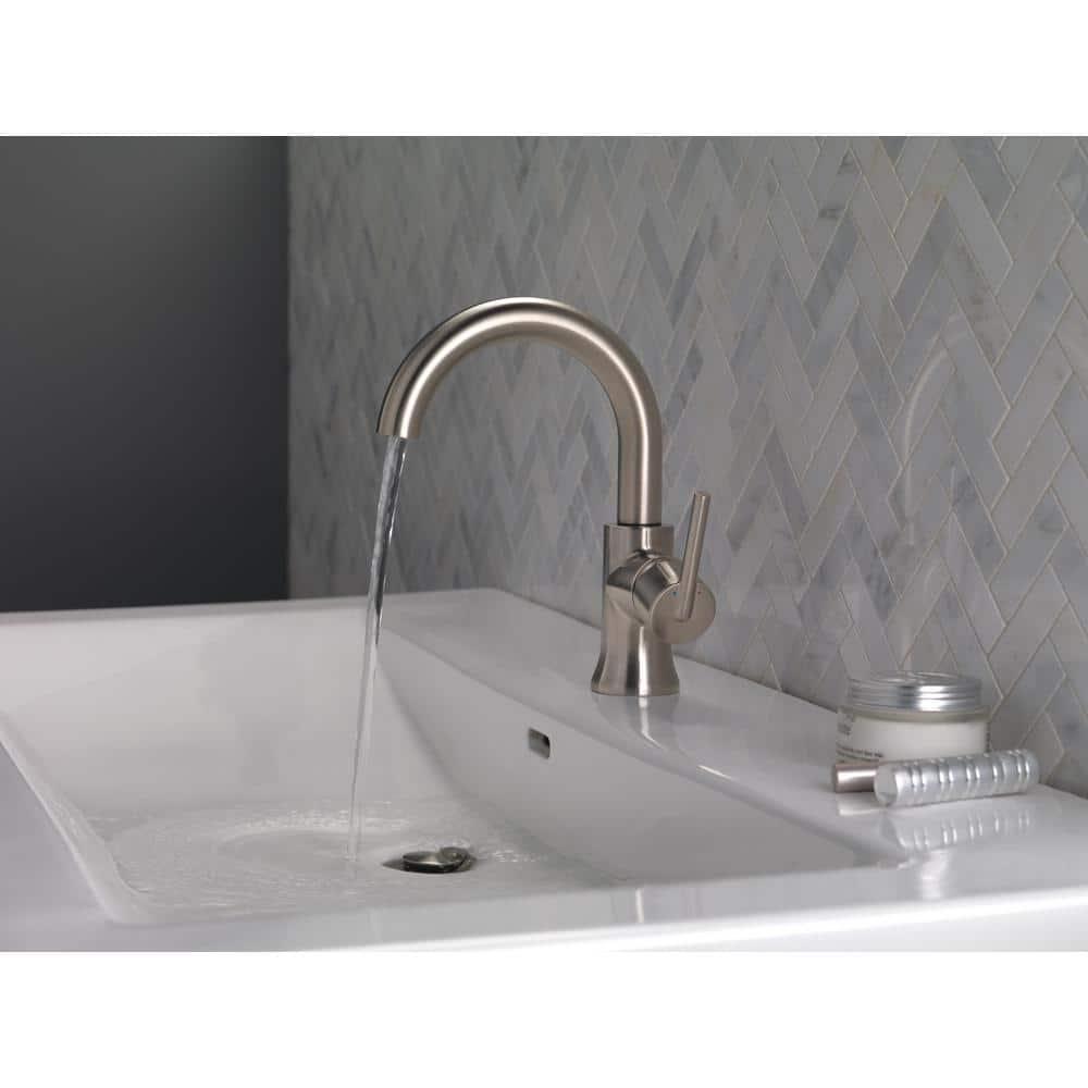 Trinsic Single Hole Bathroom Faucet with Drain Assembly, Single Handle Bathroom Sink Faucet