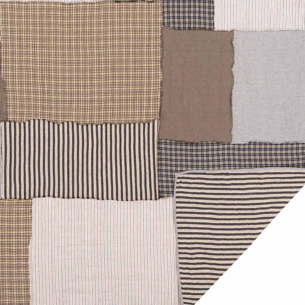 Ashmont Farmhouse / Country Cotton Patchwork Quilt