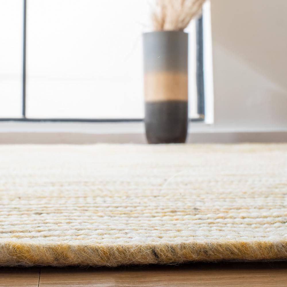 Braided BRD905 Hand Woven Area Rug - Gold/Ivory - 4' round - Safavieh.