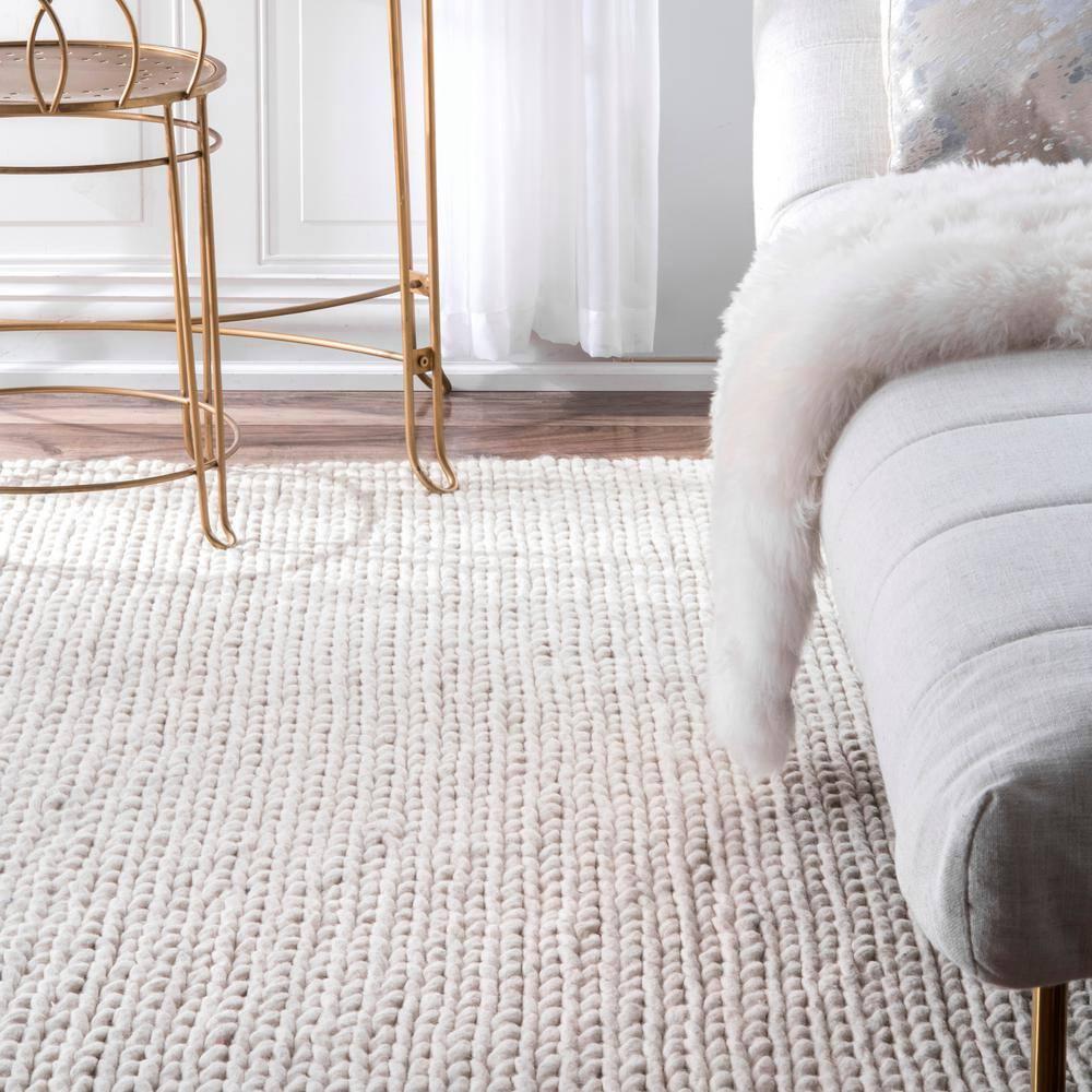 Caryatid Chunky Woolen Cable Off-White 6 ft. Round Rug
