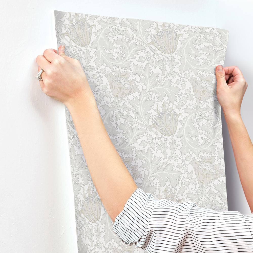 Anemone Modern Floral Wallpaper