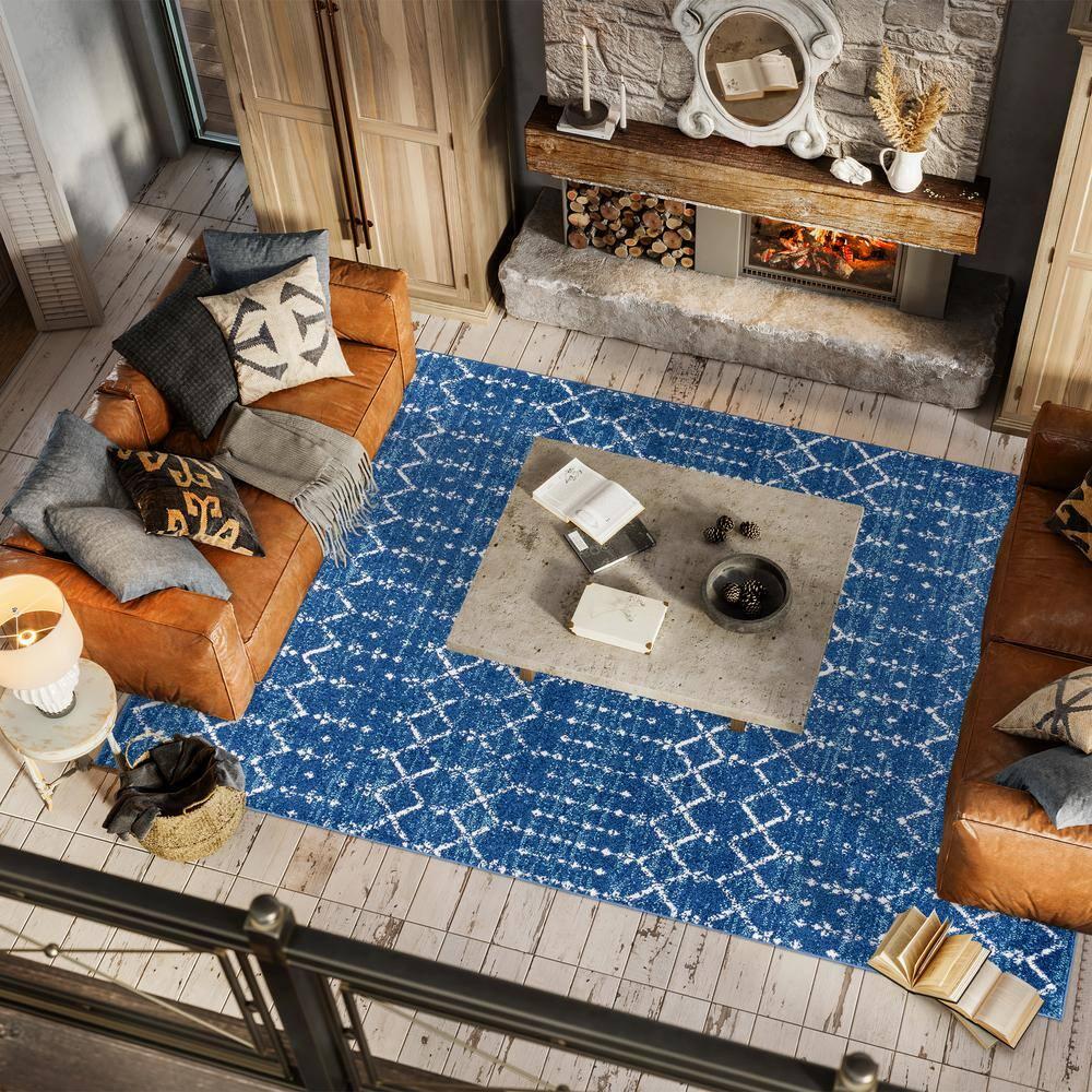 JONATHAN Y Moroccan HYPE Boho Vintage Diamond Blue/White 4 ft. x 6 ft. Area Rug