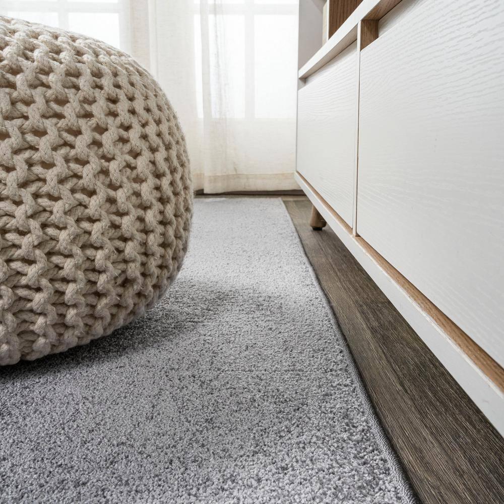 5'x5' Haze Solid Low-Pile, Gray - JONATHAN Y