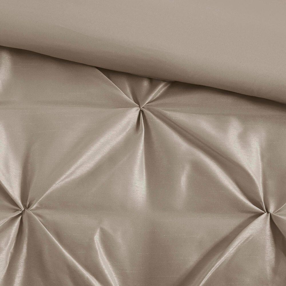 Madison Park Laurel 7 Piece Tufted Comforter Set