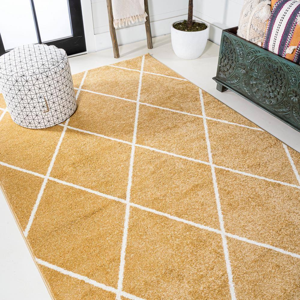 8'x10'  Cole Minimalist Diamond Trellis Area Rug, Gold/White - JONATHAN Y