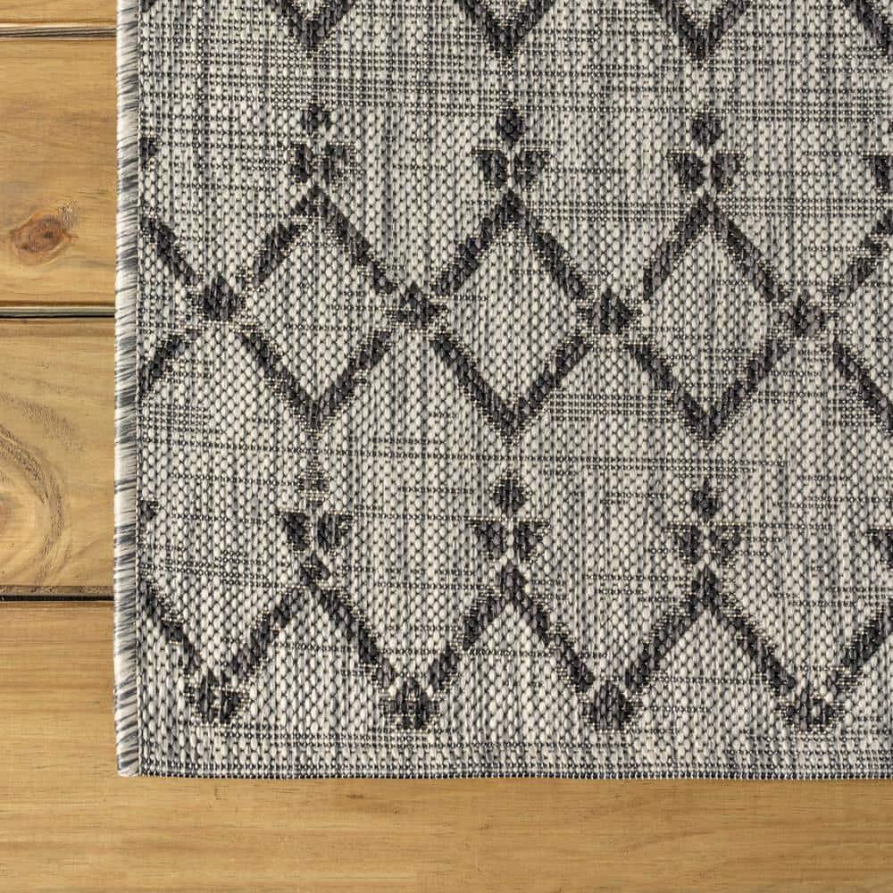5'x8' Ourika Moroccan Geometric Textured Weave Indoor/Outdoor Area Rug, Light Gray/Black - JONATHAN Y