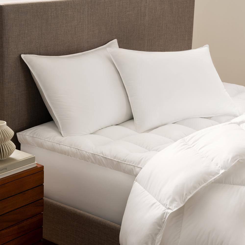 Queen Down Illusion Lightweight Down Alternative Comforter - Serta