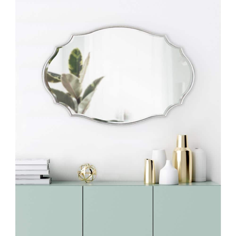 Leanna 18x24 Silver Scalloped Oval Wall Mirror
