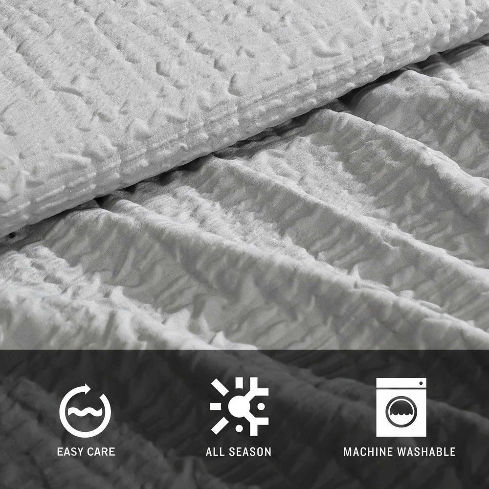 Kenneth Cole Kenneth Cole Serenity Wavy Lines Beige Comforter Set