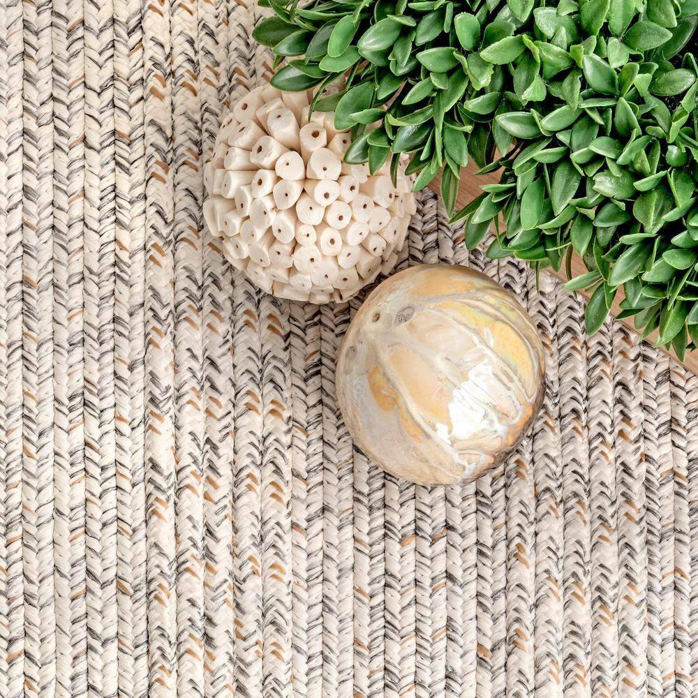 Nuloom Rowan Solid Oval 8x10 Indoor/Outdoor Area Rug for Living Room Patio Deck Front Porch Kitchen, Ivory