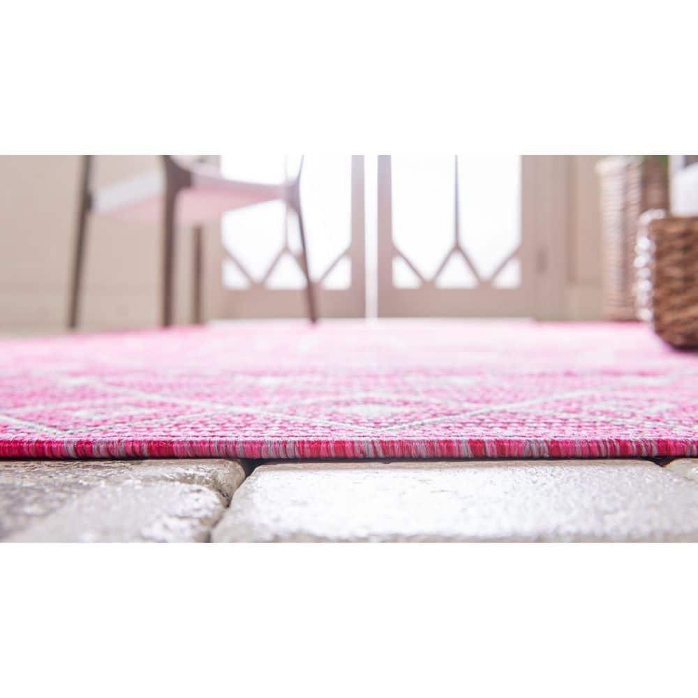 Unique Loom 5' 1 x 8' 0 Rectangle Indoor/Outdoor Trellis Fuschia Area Rug