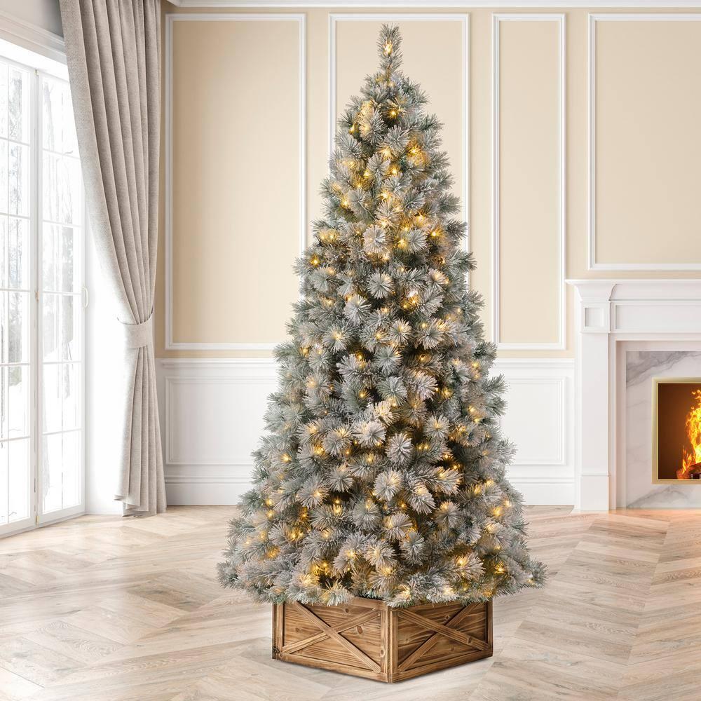 Glitz Design Glitzhome 7.5ft Pre-Lit Snow Flocked Artificial Pine Christmas Tree With 650 Warm White