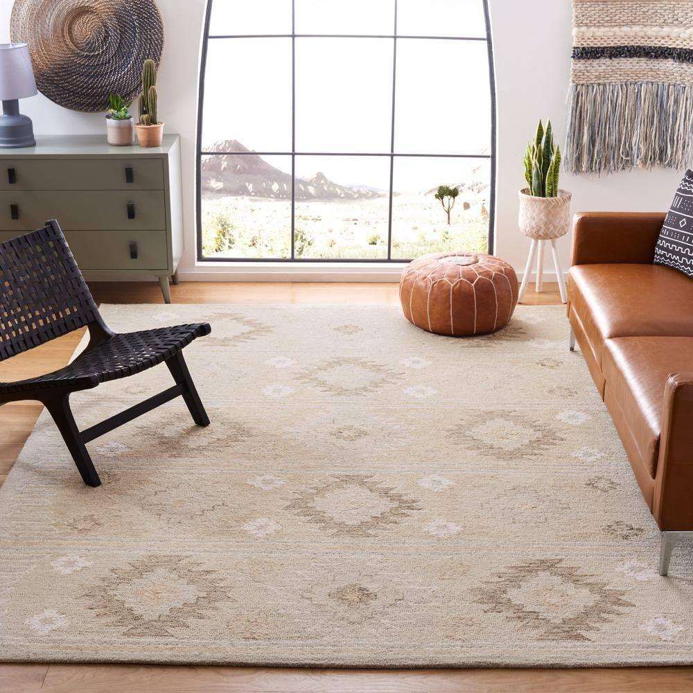 SAFAVIEH Capri Cian Southwestern Wool Area Rug, Beige, 9' x 12'