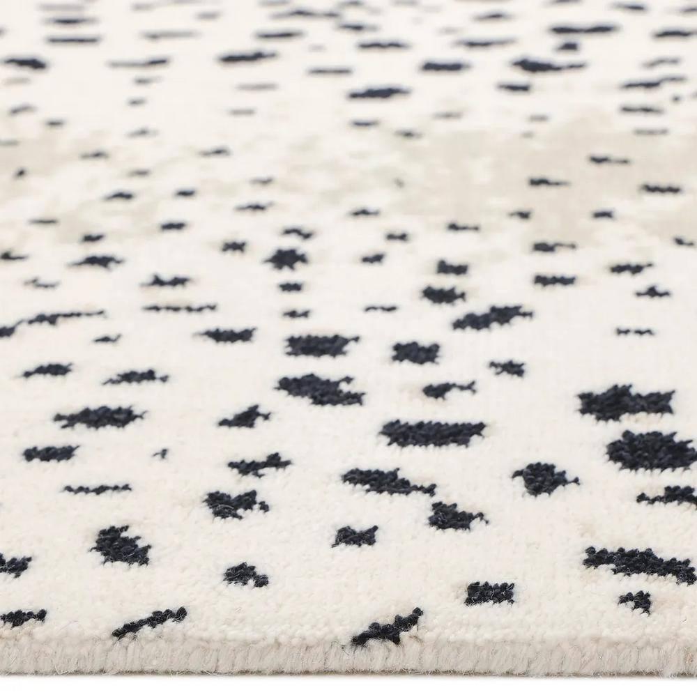 Esmarie Hand-Knotted Wool Rug - Ivory / 5' x 8'