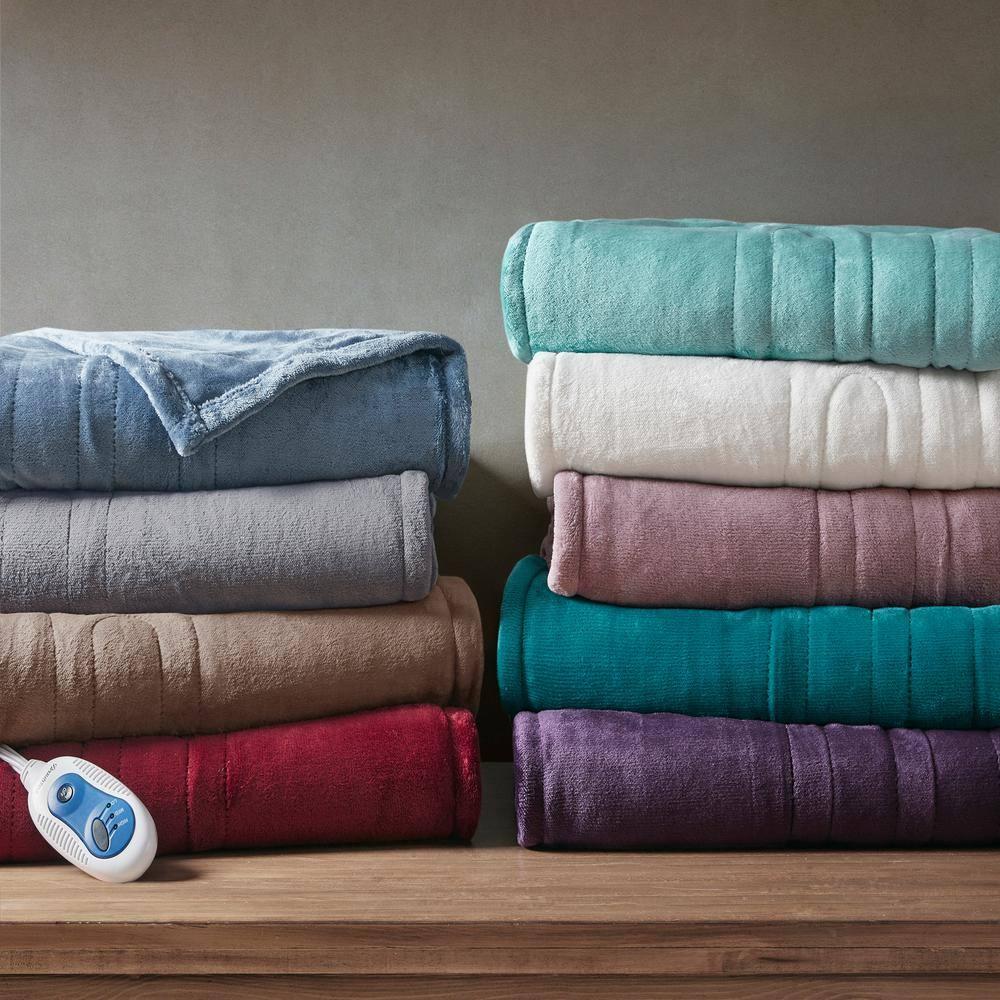 Beautyrest Heated Plush Oversized Throw