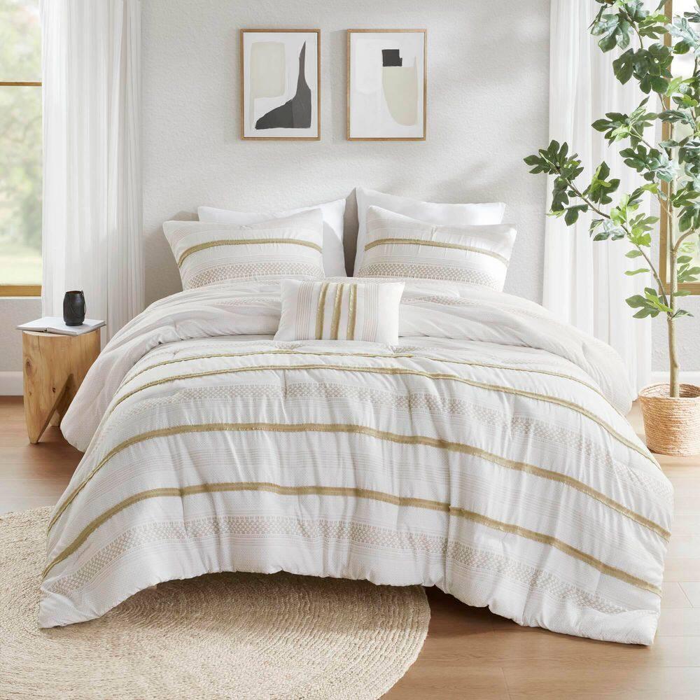 Madison Park Carolina 7 Piece Stripe Comforter And Quilt Set