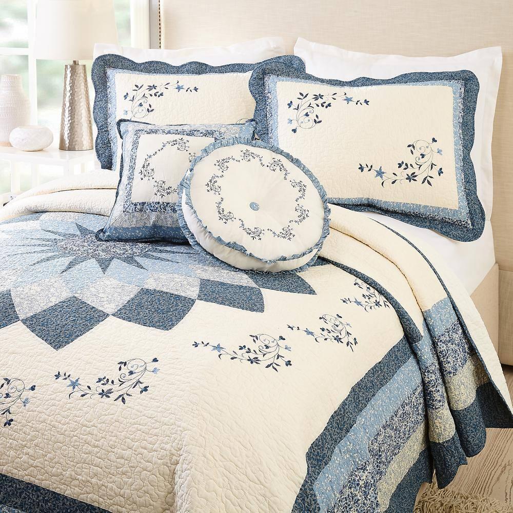 Modern Heirloom Queen Charlotte Bedspread Blue: Floral Pattern, Machine Washable, Plain Weave