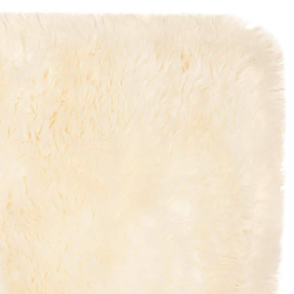 Sheep Skin SHS211 Hand Woven Accent Rug - Natural/White - 2'x4' - Safavieh.