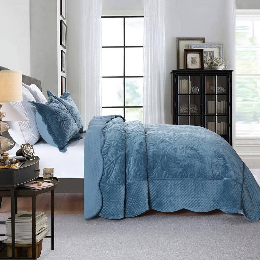MarCielo Marcielo Oversized Embroidered Velvet Quilt Set With 2 Pillow Shams