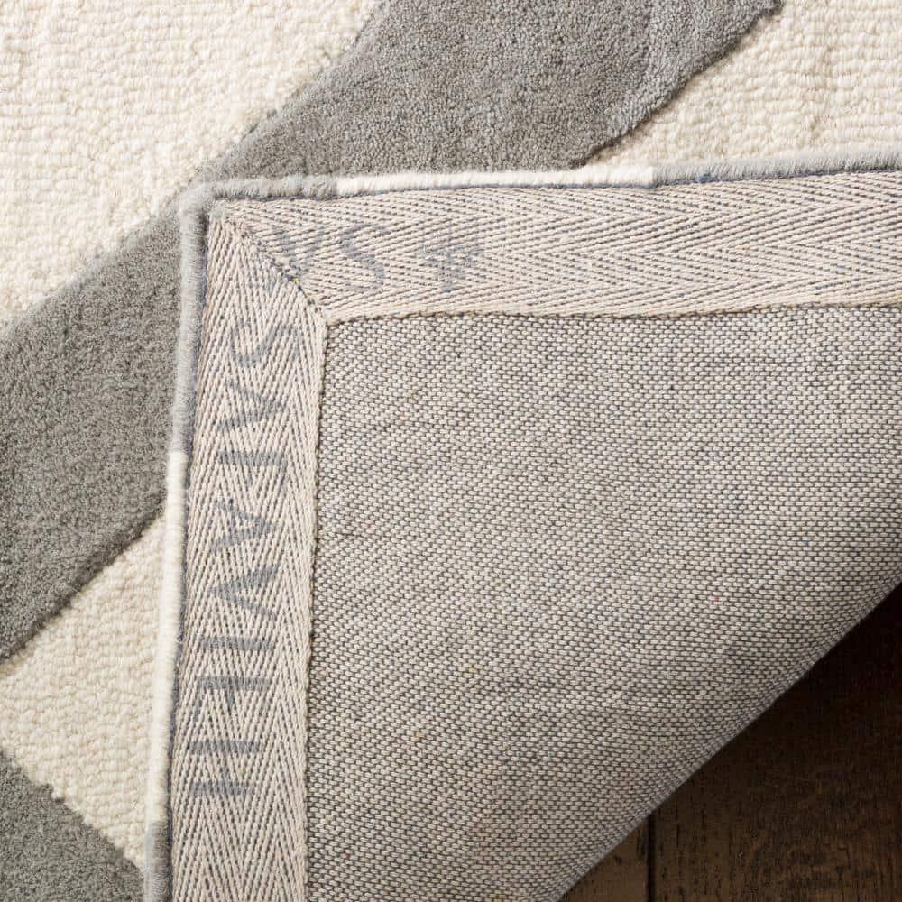 Safavieh Kids Basic Chevron SFK921 Hand Tufted Indoor Area Rug - Grey/Ivory - 5' Round - Safavieh