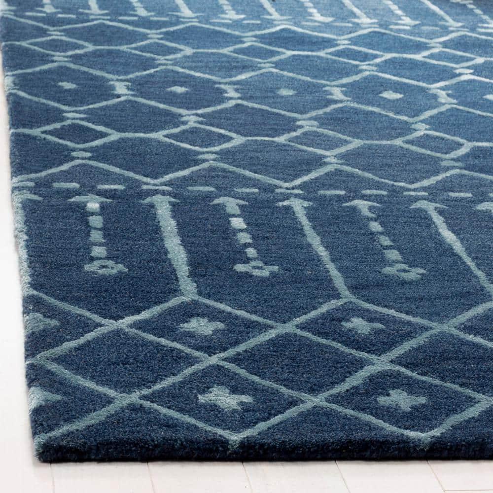 SAFAVIEH Himalaya Darin Geometric Wool Runner Rug, Navy/Silver, 2'3" x 16'