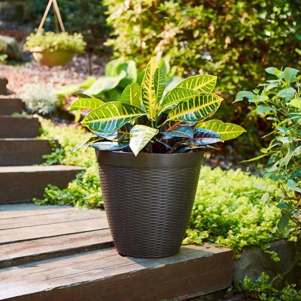 Southern Patio 15" Jamaica Wicker Planter, Dark Coffee - Southern Patio