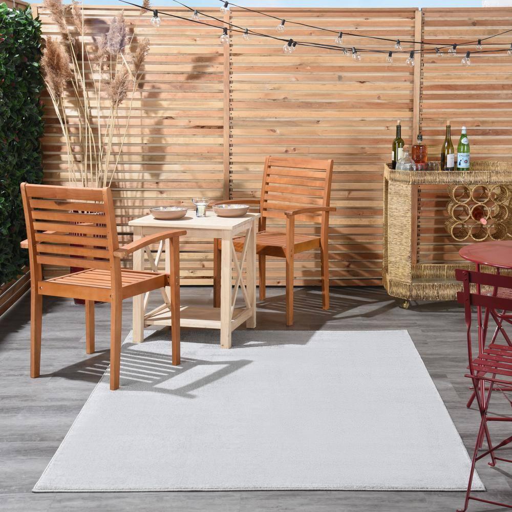 Nourison Essentials Easy Care Indoor Outdoor Area Rug - Silver Grey 4' x 6'