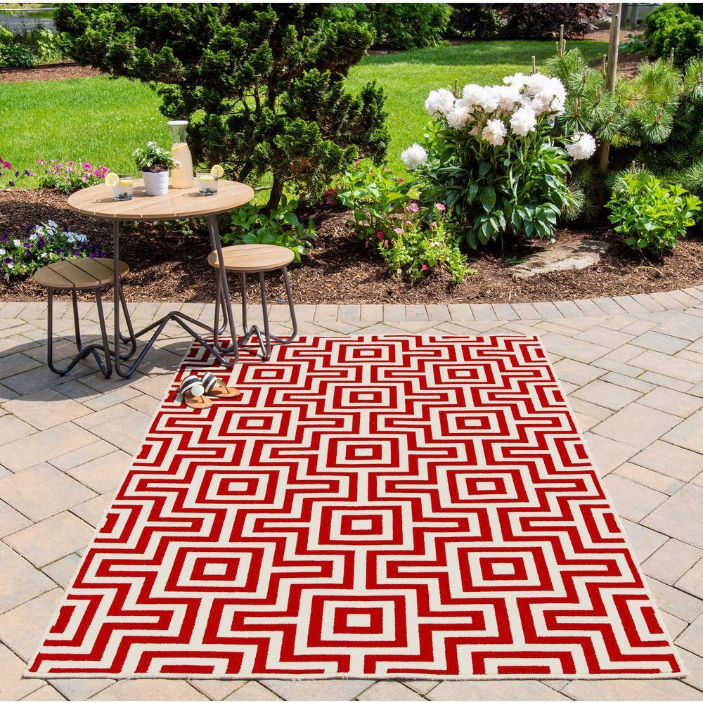 Baja Chic Red Synthetic 2'x3' Rectangular Washable Rug