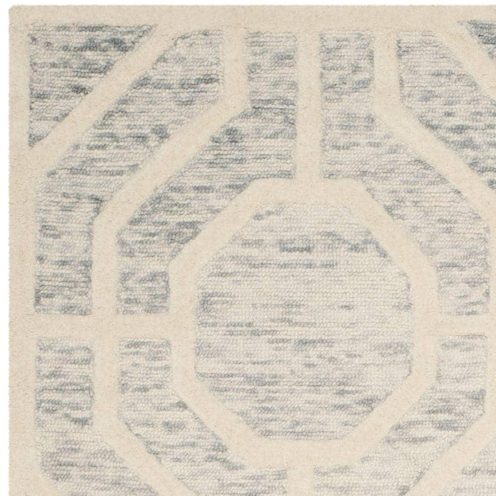 SAFAVIEH Cambridge Collection Area Rug - 5' x 8', Light Grey & Ivory, Handmade Moroccan Distressed Wool, Ideal for High Traffic Areas in Living Room, Bedroom (CAM726G)
