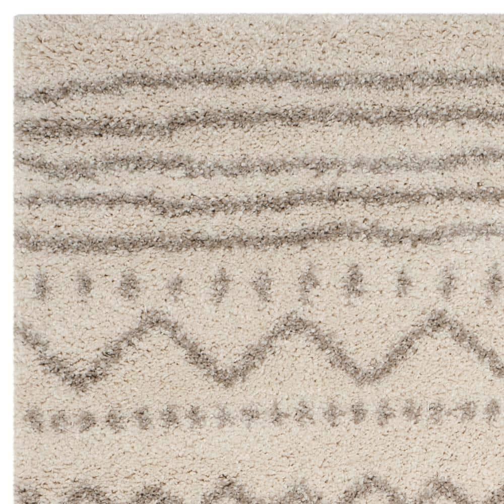 Arizona Shag ASG741 Power Loomed Indoor Area Rug - Ivory/Beige - 6'7"x9'2" - Safavieh