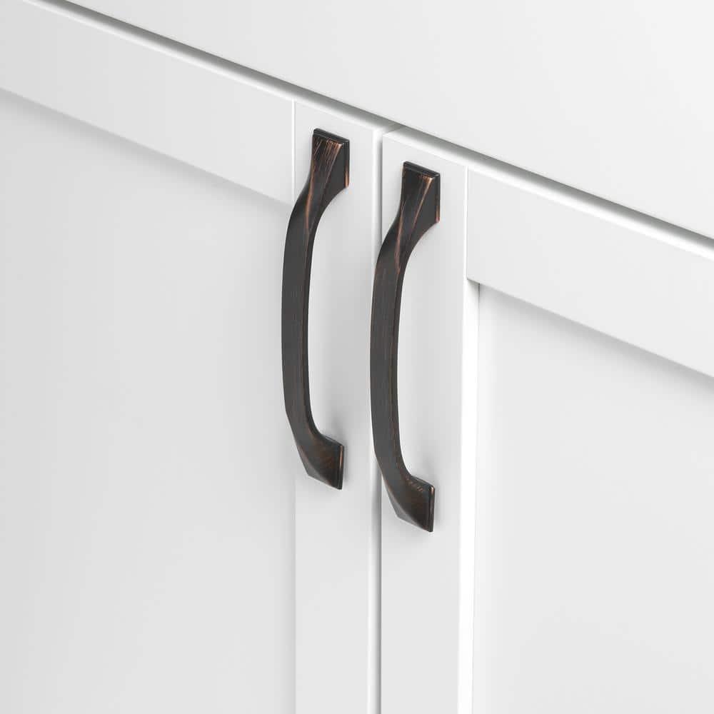 Giana Collection 5-1/16" Center to Center Solid Twisted Bar Pull