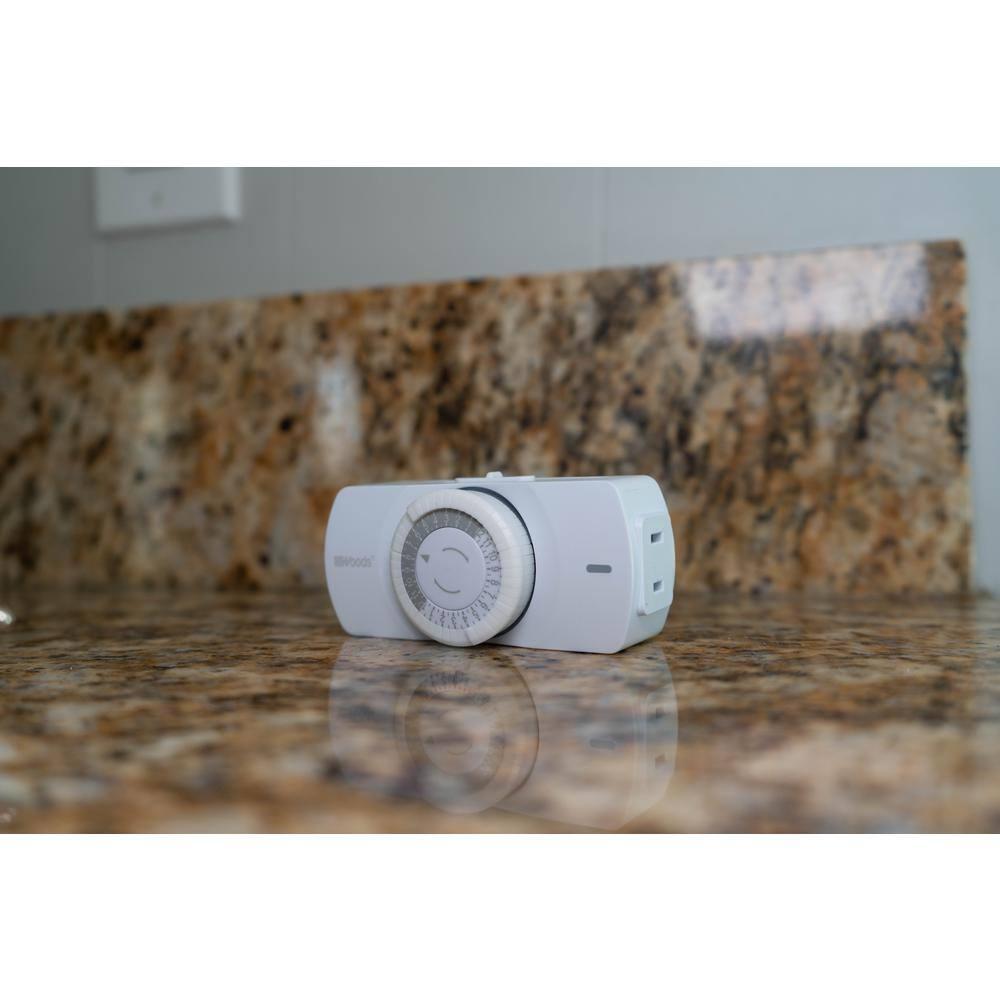 Woods 50101WD Easy-to-use Narrow Style Indoor 24-Hour Mechanical Timer, Single 2-prong (polarized) Outlet, White