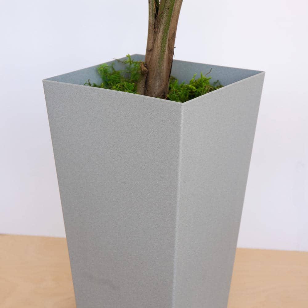 Bloem Finley Modern 20-in Recycled Plastic Indoor/Outdoor Square Vertical Planter