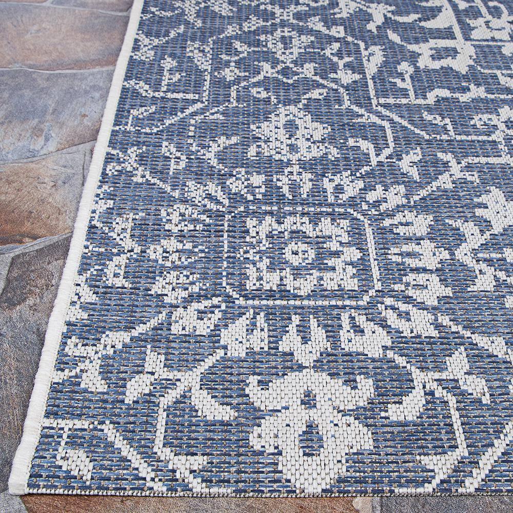 Couristan Monte Carlo Palmette Indoor/Outdoor Area Rug, 3'9" x 5'5", Navy-Ivory