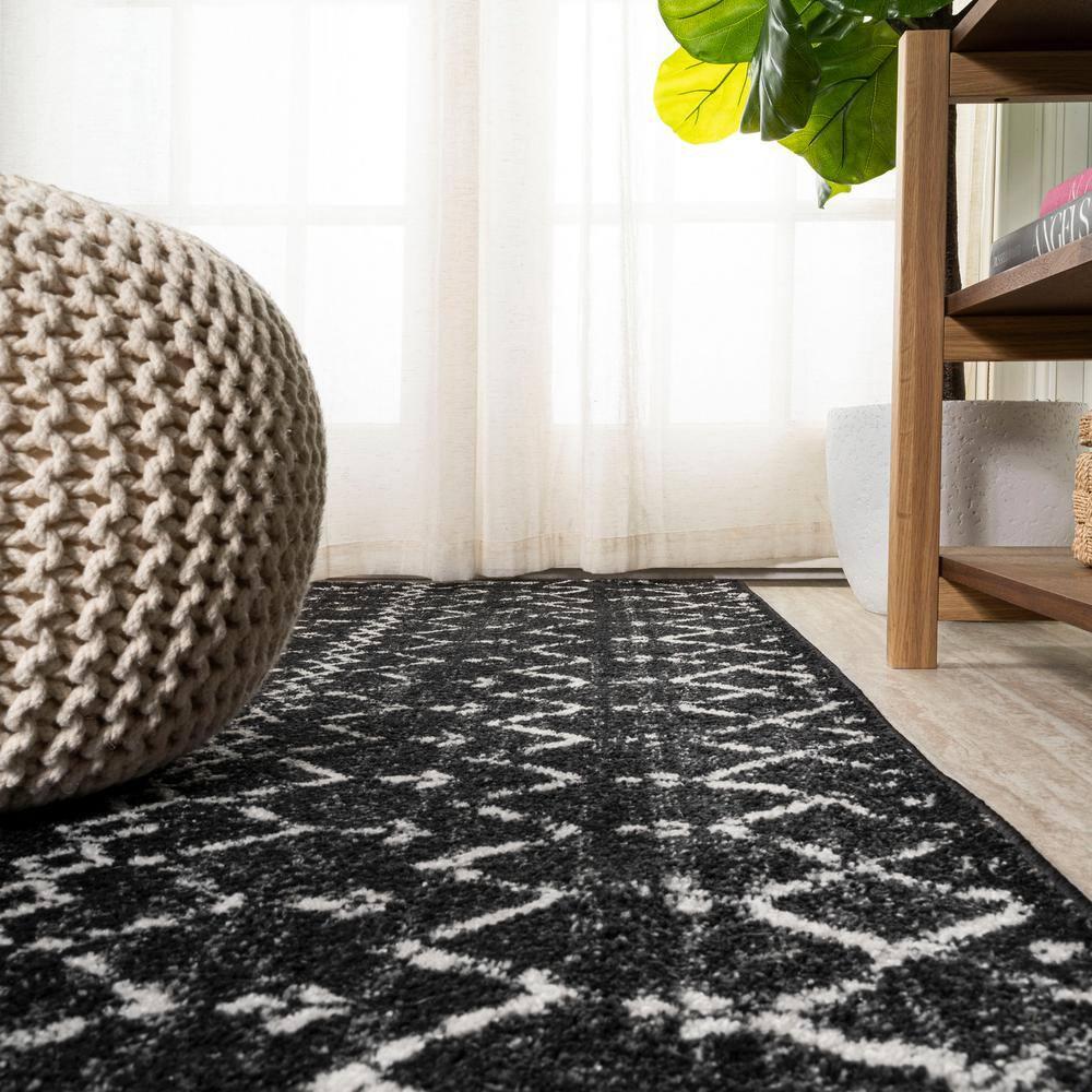 JONATHAN Y Moroccan HYPE Boho Vintage Diamond Black/Ivory 5' Square Area Rug