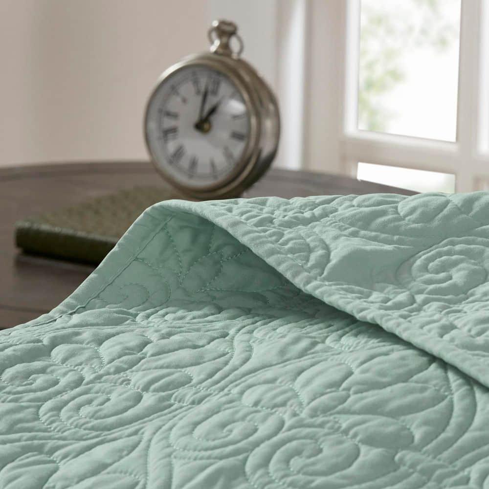 Quebec Reversible Bedspread Set