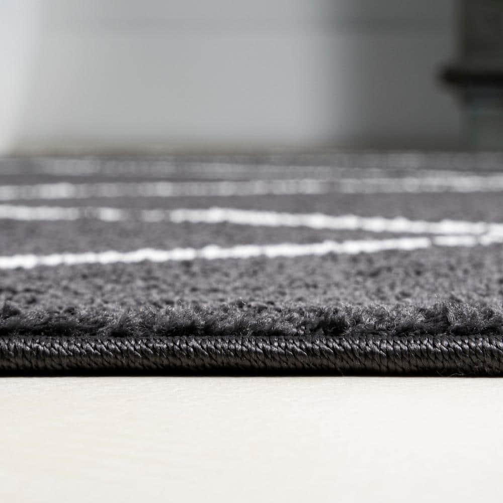 4'x6' Cole Minimalist Diamond Trellis Area Rug, Black/White - JONATHAN Y