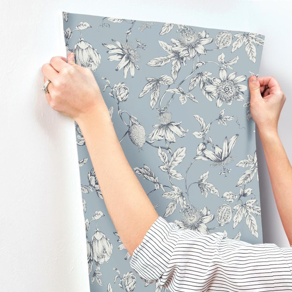 Passion Flower Toile Floral Wallpaper