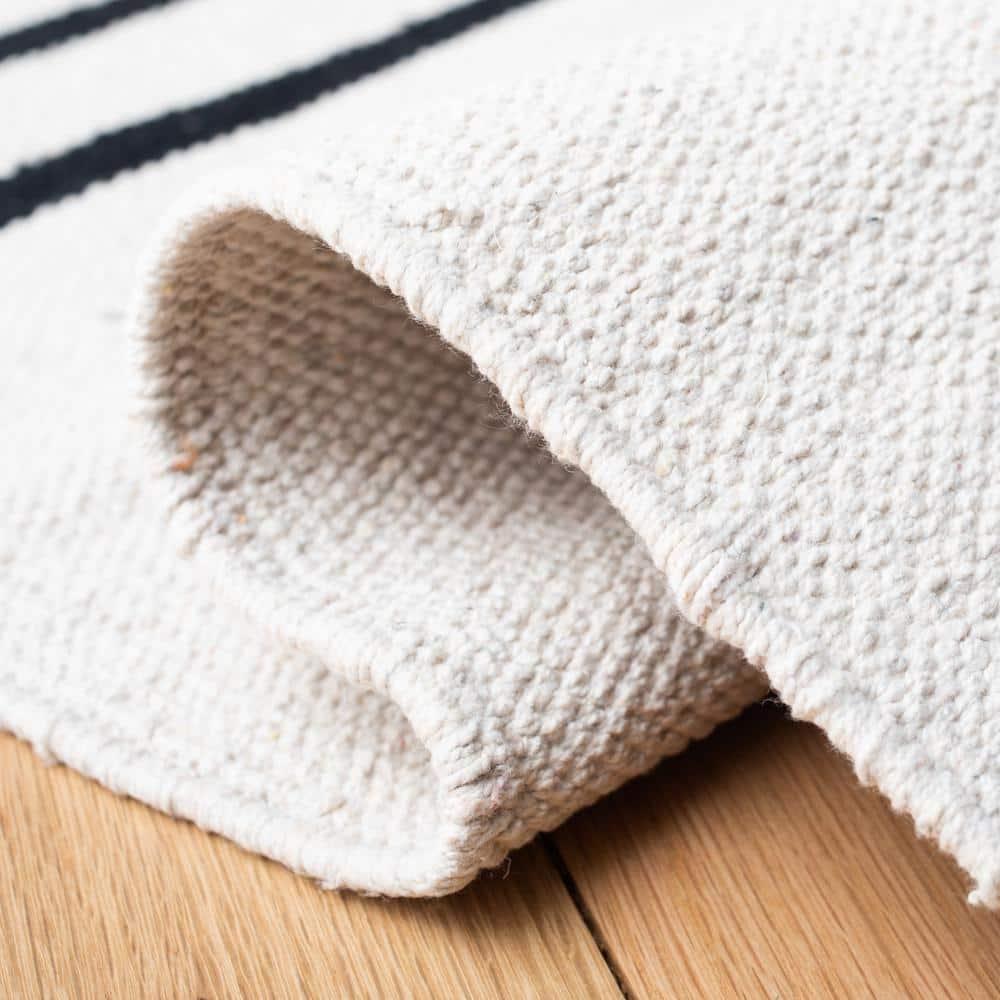 Montauk MTK313 Hand Woven Indoor Area Rug - Ivory/Black - 8'x8' - Safavieh