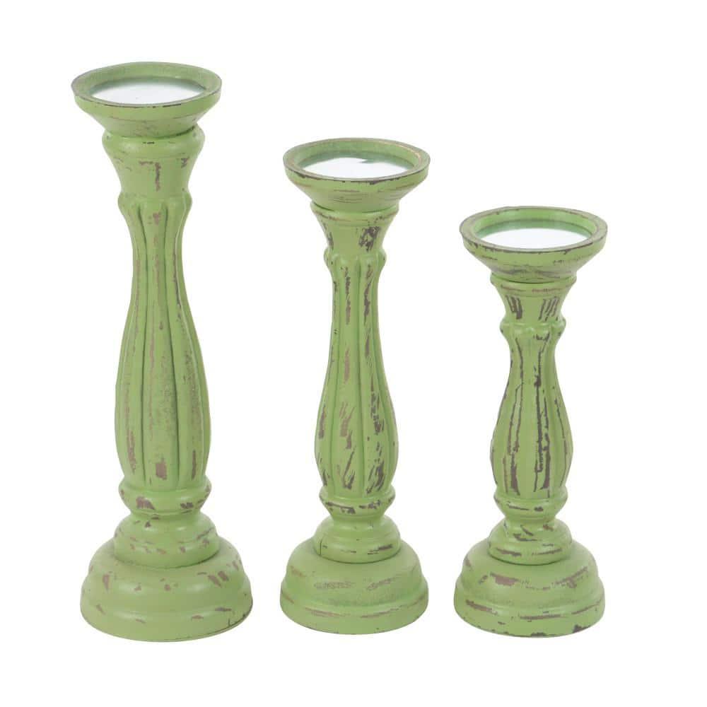 DecMode 3 Candle Green Wooden Distressed Turned Pillar Candle Holder, Set of 3