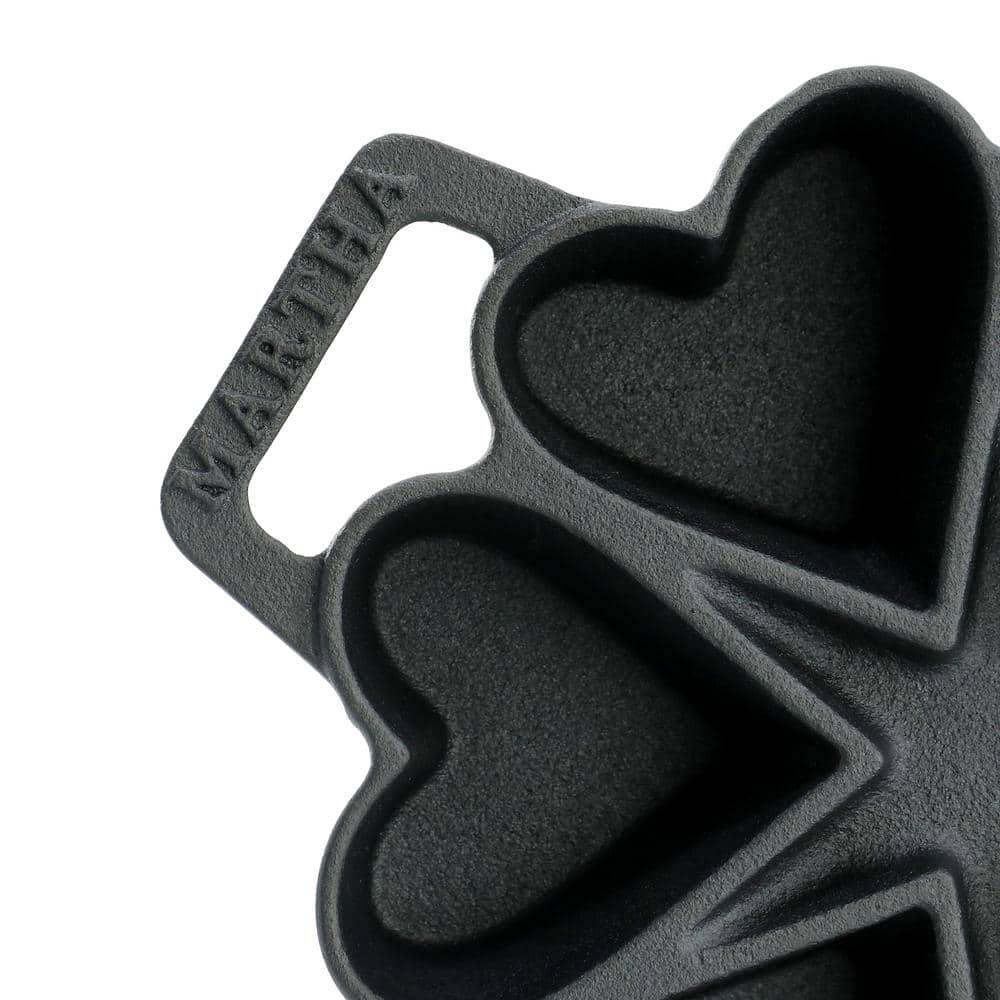 6-Cups Heart Mold Pre-Seasoned Cast Iron Pan in Black