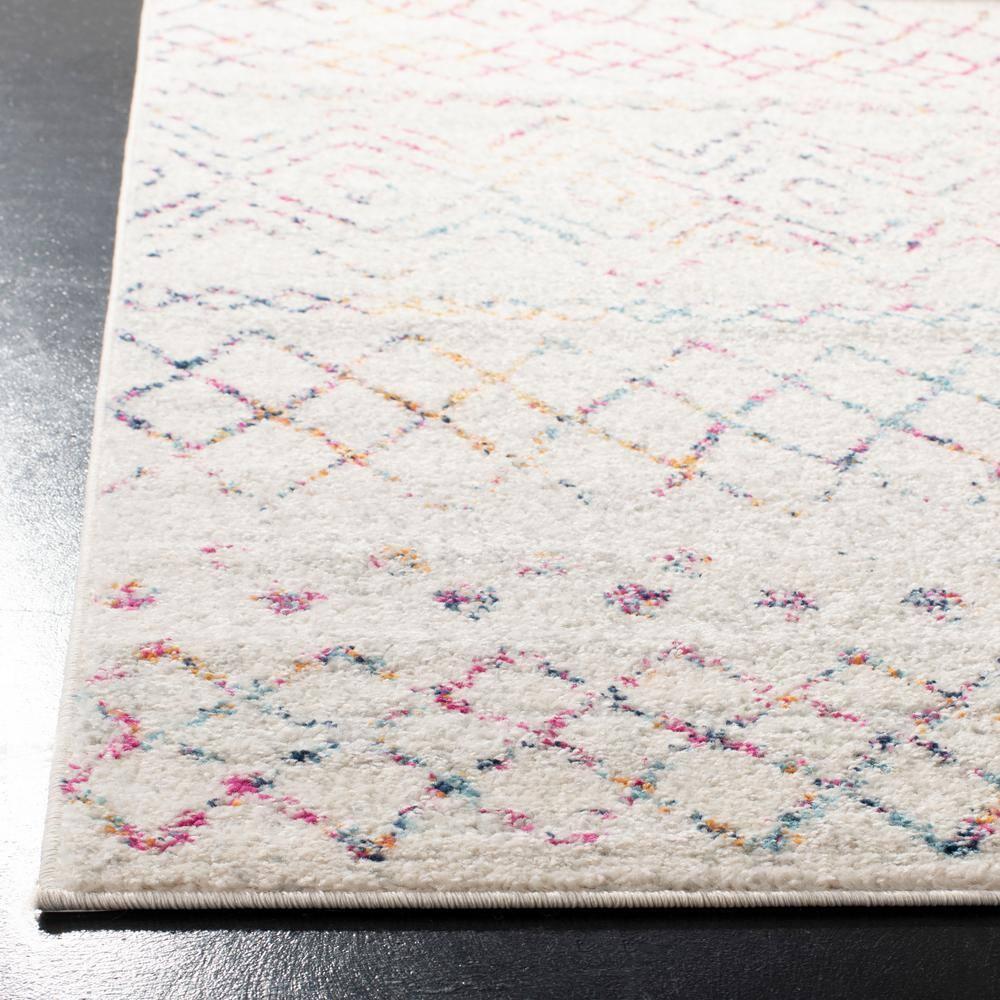 Madison 700 MAD798 Power Loomed Indoor Area Rug - Ivory/Fuchsia - 5'3"x5'3" - Safavieh