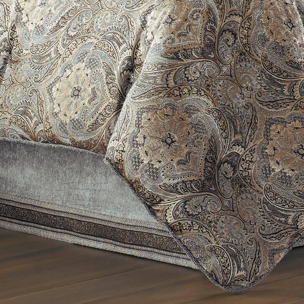 Five Queens Court Paulina Comforter Set