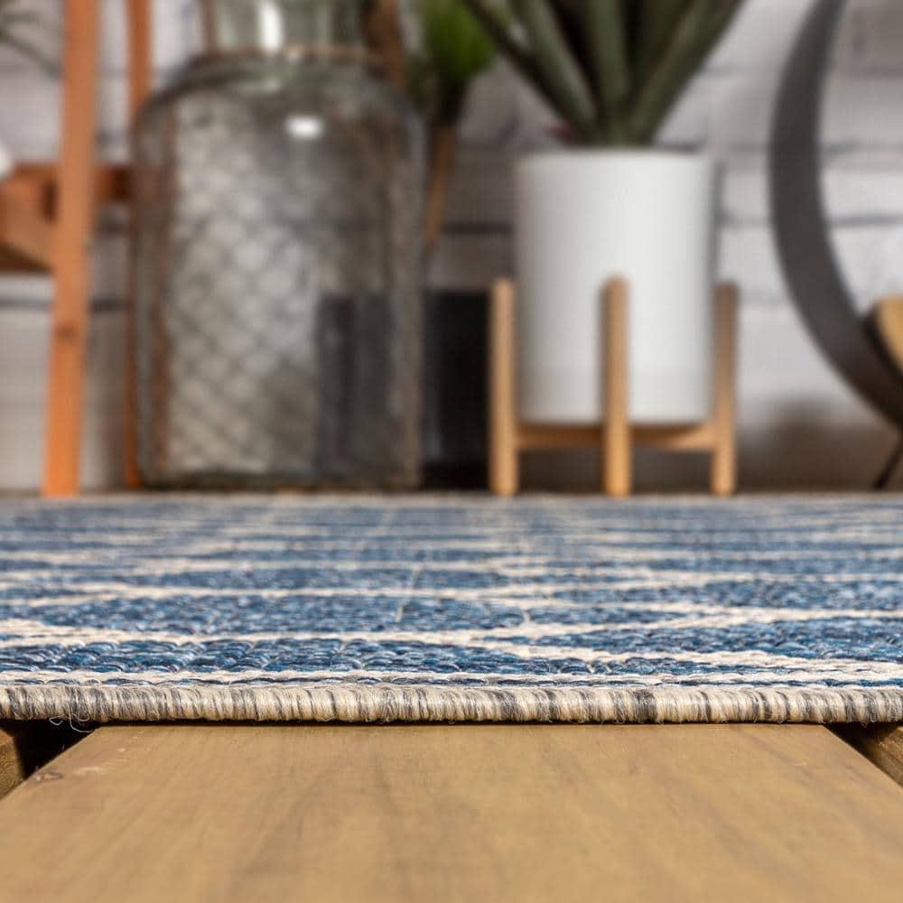 8'x10' Trebol Moroccan Trellis Textured Weave Indoor/Outdoor Area Rug, Navy/Gray - JONATHAN Y