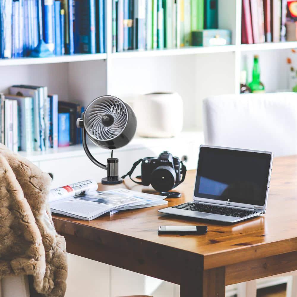 Vornado Vornado Pivot3C Compact Air Circulator Clip On Fan with Multi-Surface Mount